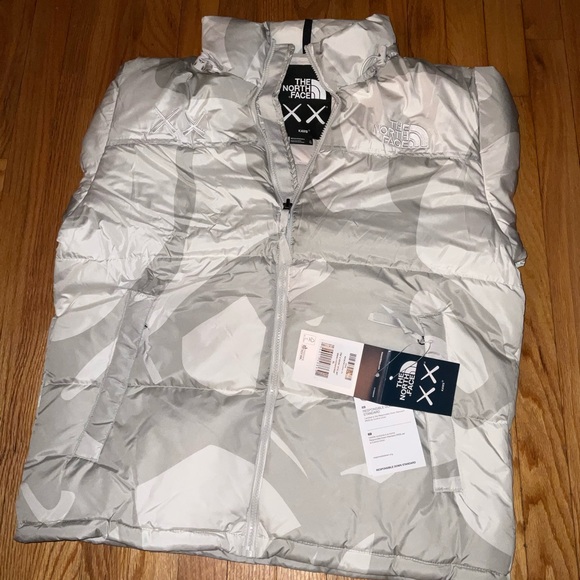 KAWS x The North Face Retro 700 1996 Nuptse Puffer Coat Jacket Men’s Camouflage - Picture 2 of 6